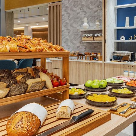 Courtyard By Marriott Paris Charles De Gaulle Central Airport Руасси-эн-Франс Экстерьер фото