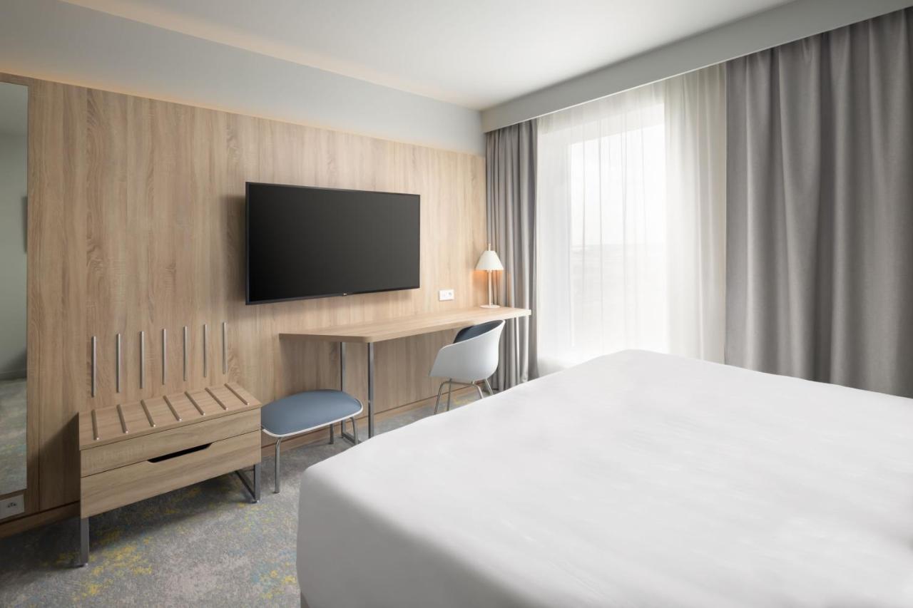 Courtyard By Marriott Paris Charles De Gaulle Central Airport Руасси-эн-Франс Экстерьер фото